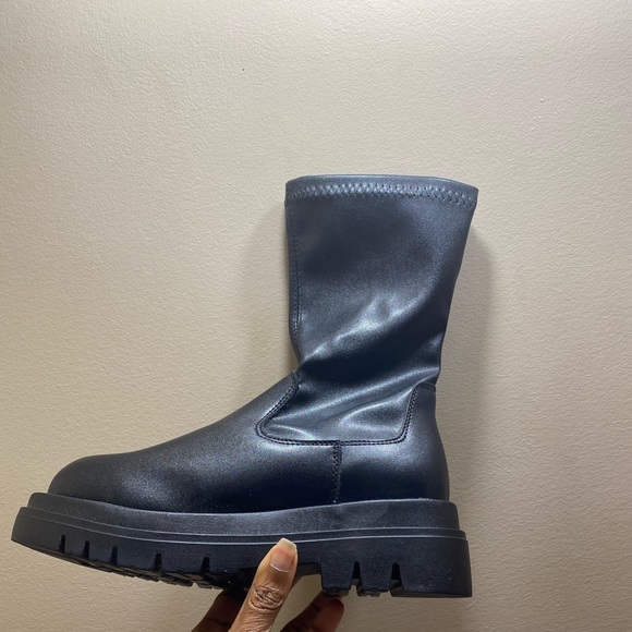 BRAND NEW Platforms leather boots - Picture 2 of 6